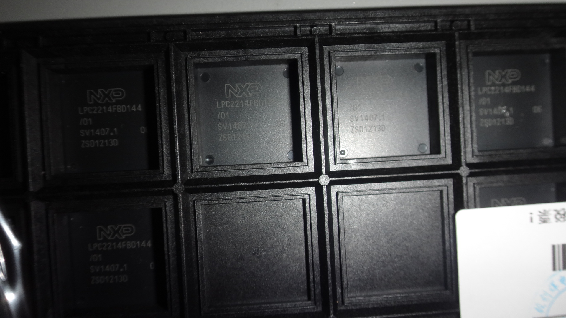 LPC2214FBD144/01,5
