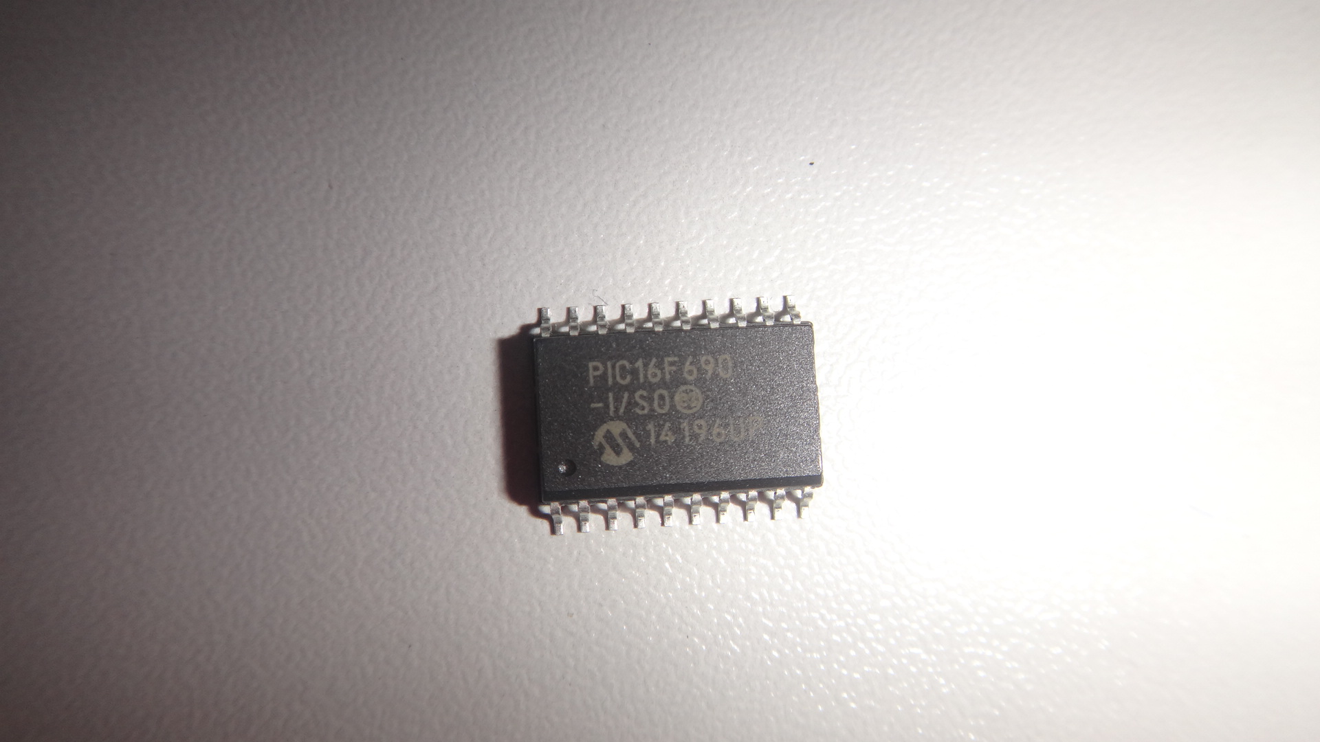 PIC16F690-I/SO