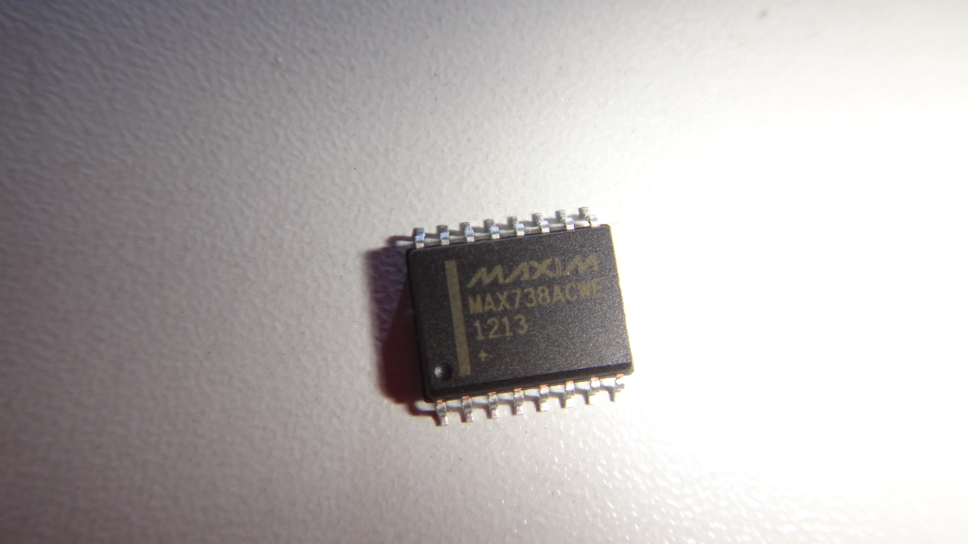 MAX738ACWE+
